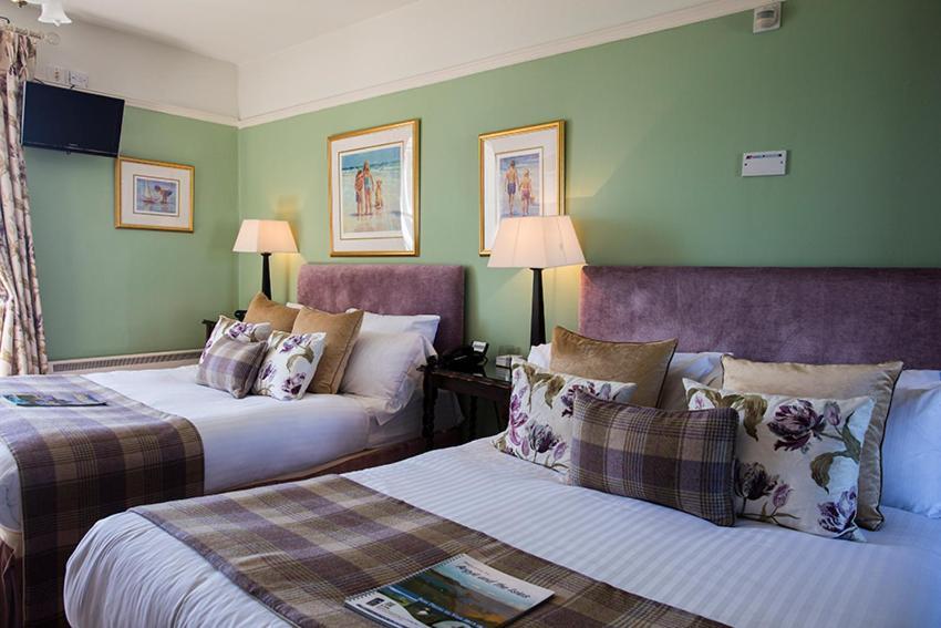 Port Charlotte Hotel 외부 사진